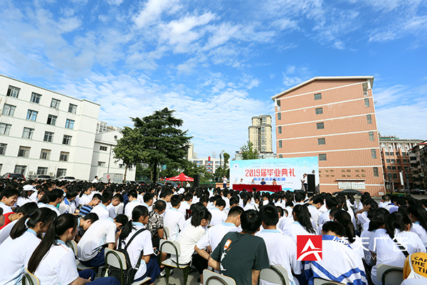 常德市德天廣告有限公司,品牌設(shè)計(jì),活動(dòng)策劃,影視攝制,廣告設(shè)備租賃,媒體廣告推廣,